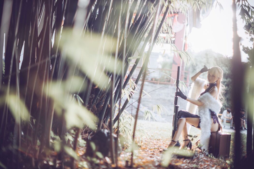 [Cosplay] Coser Yiyi - Girls Frontline Purple Rain Heart
