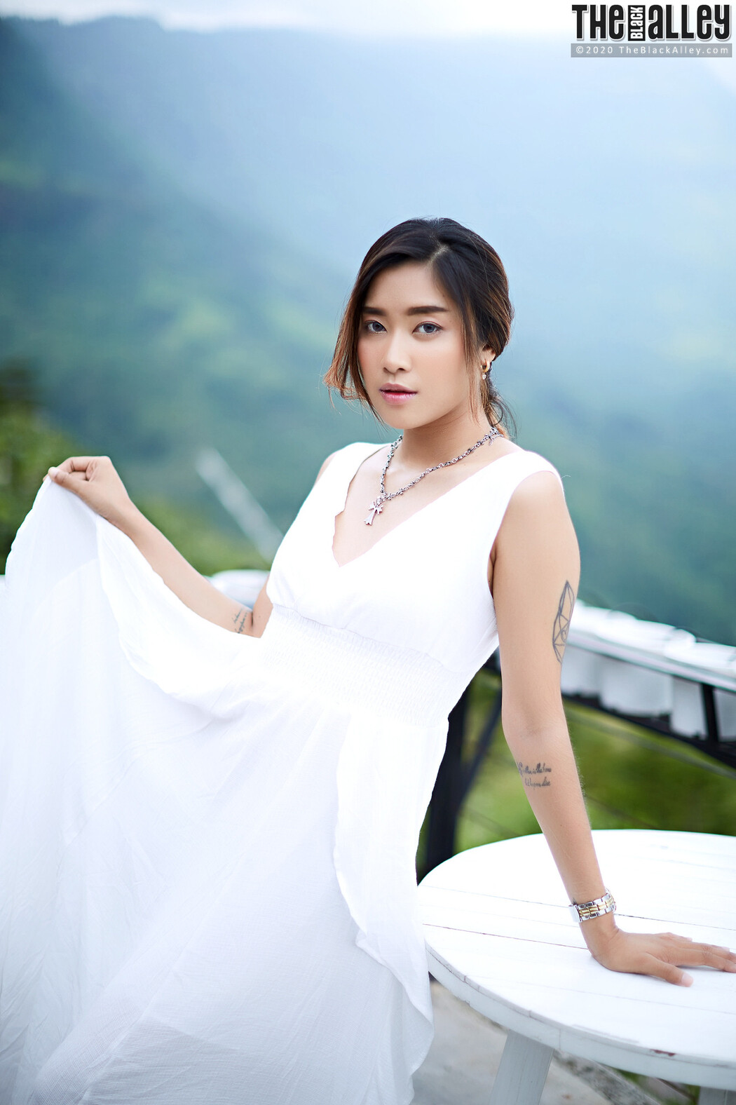 Apple The Black Alley Photobook Set.86