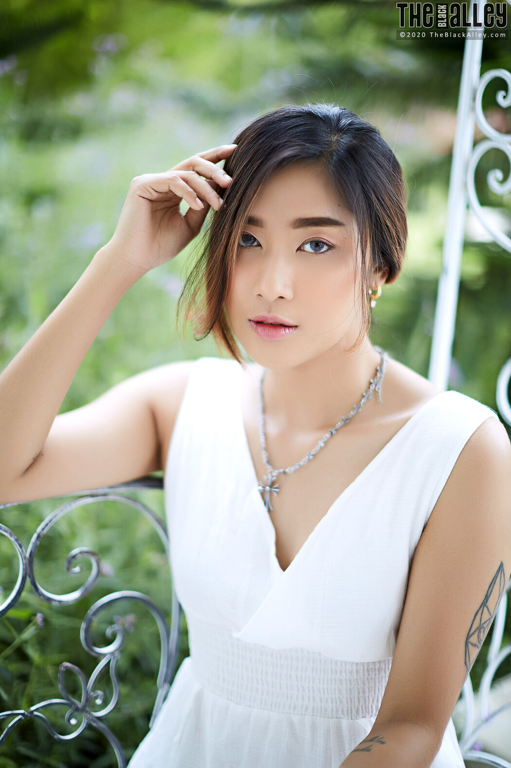 Apple The Black Alley Photobook Set.86