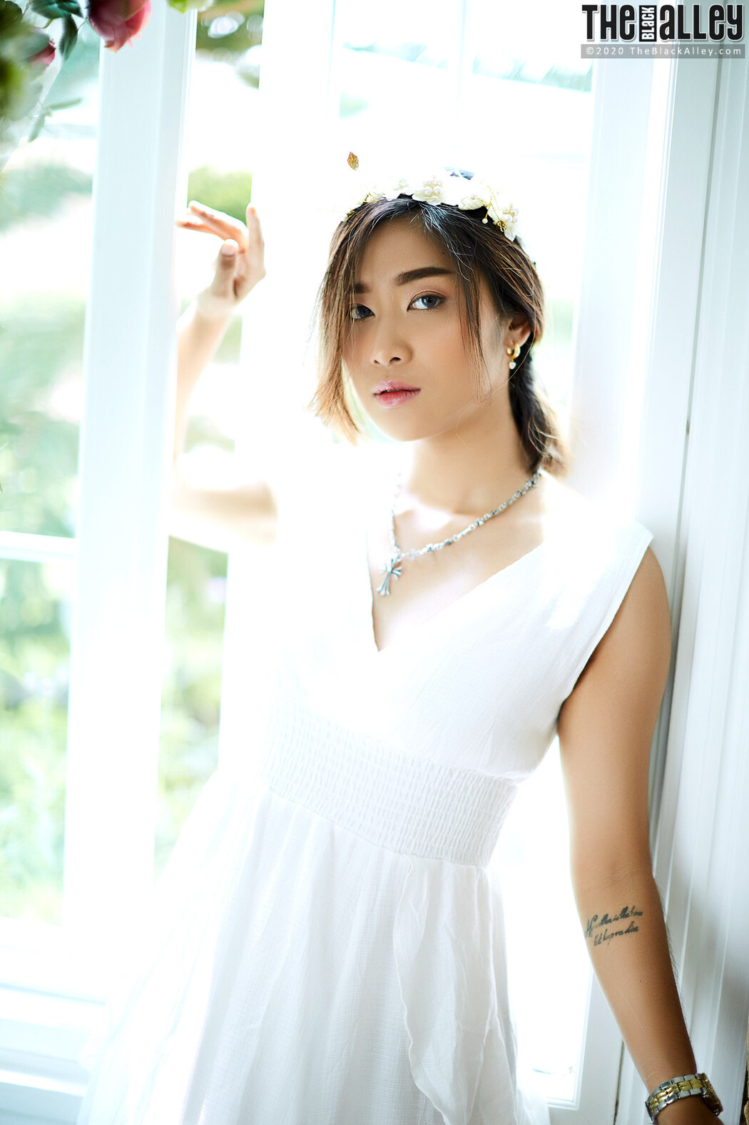 Apple The Black Alley Photobook Set.86