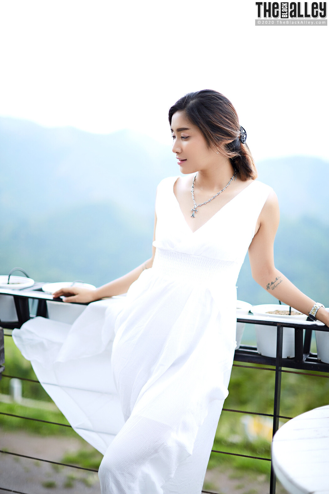 Apple The Black Alley Photobook Set.86