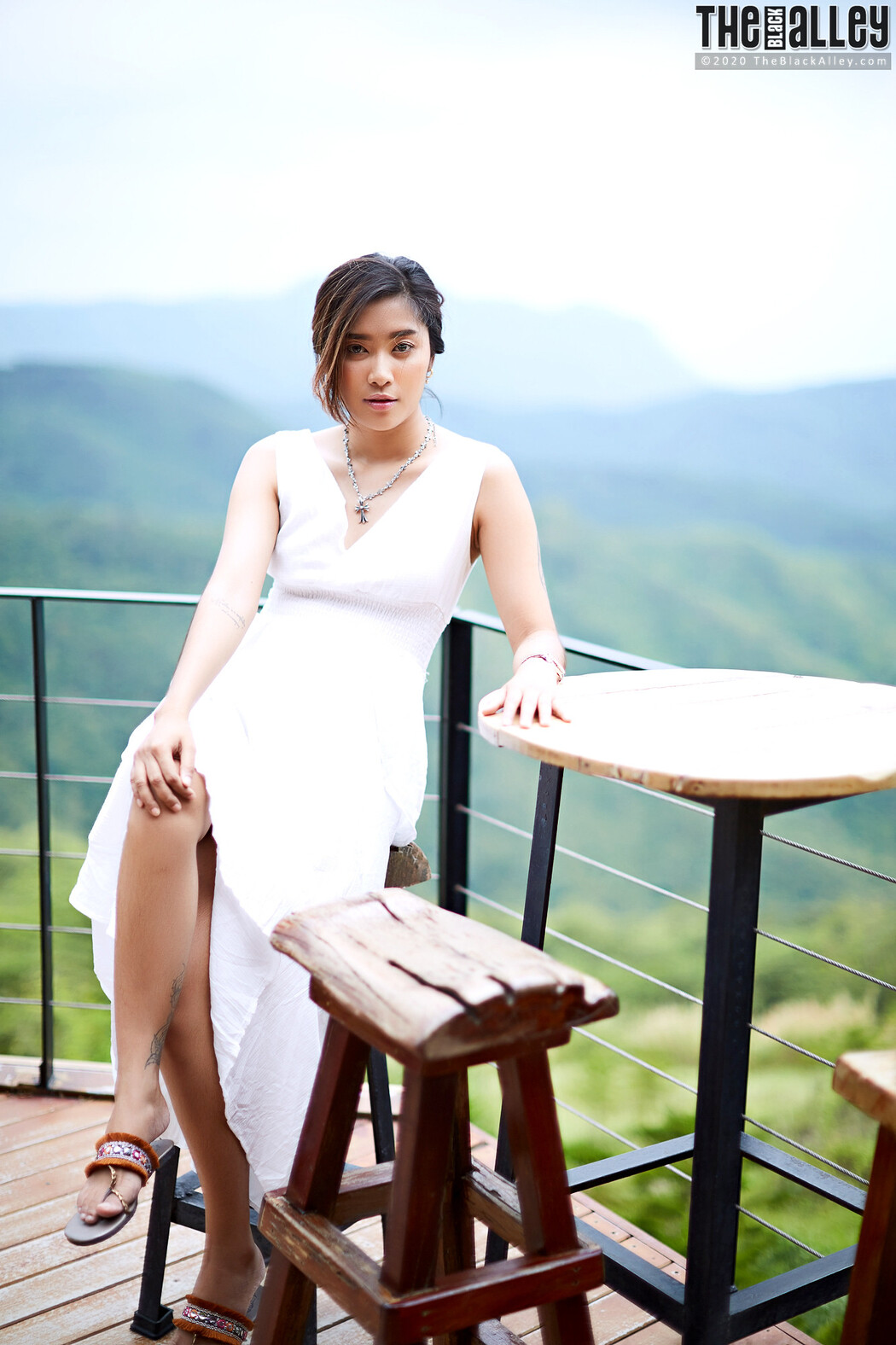 Apple The Black Alley Photobook Set.86