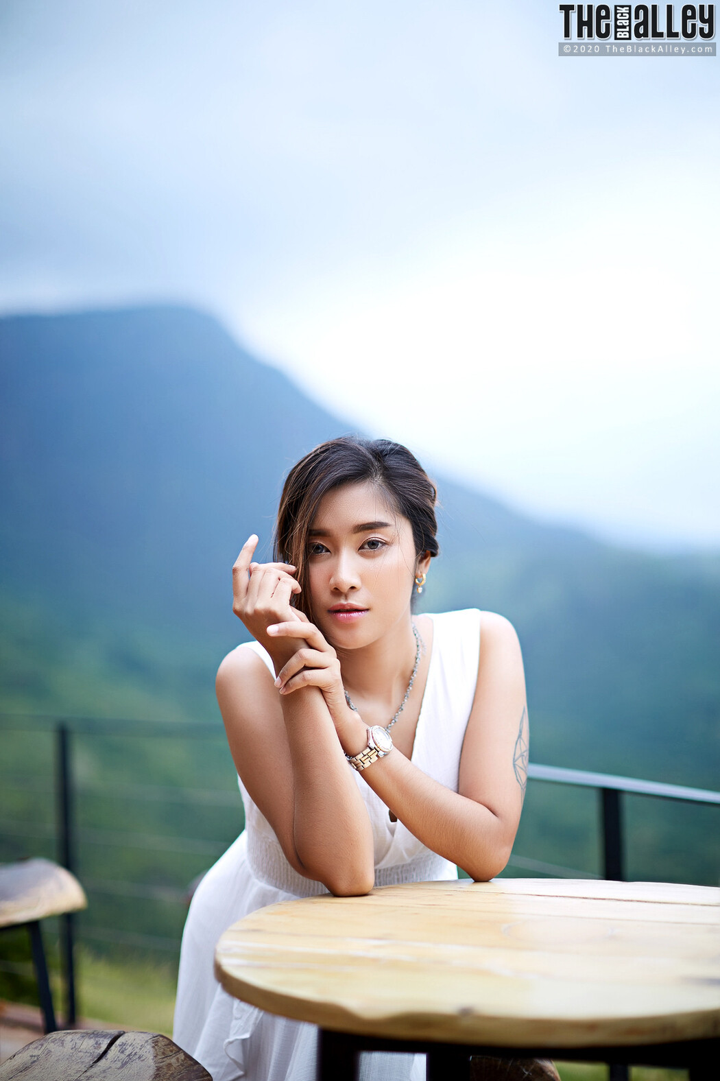 Apple The Black Alley Photobook Set.86