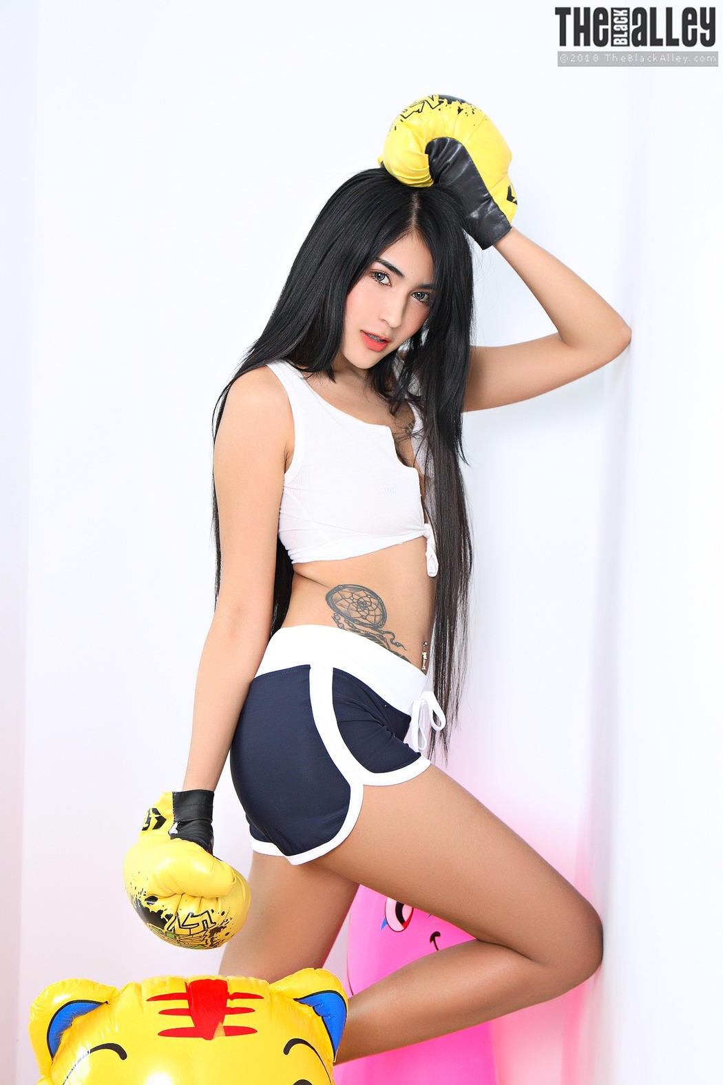 Saipan The Black Alley Photobook Set.44