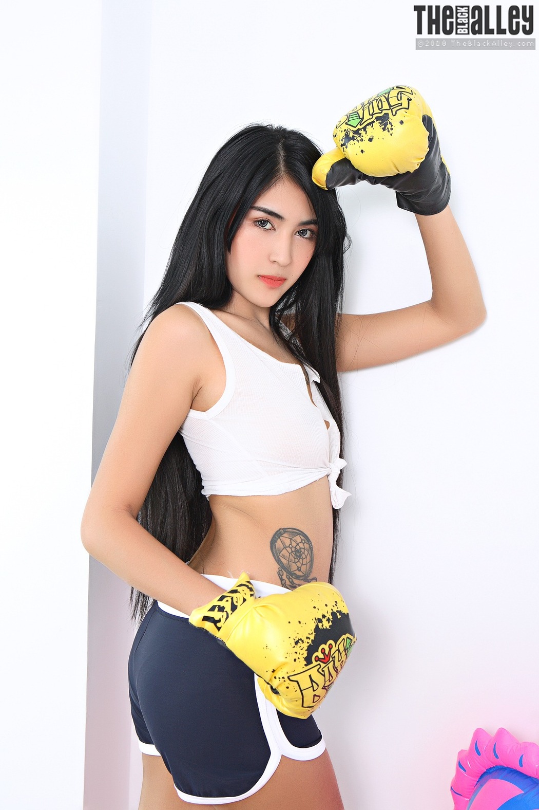 Saipan The Black Alley Photobook Set.44