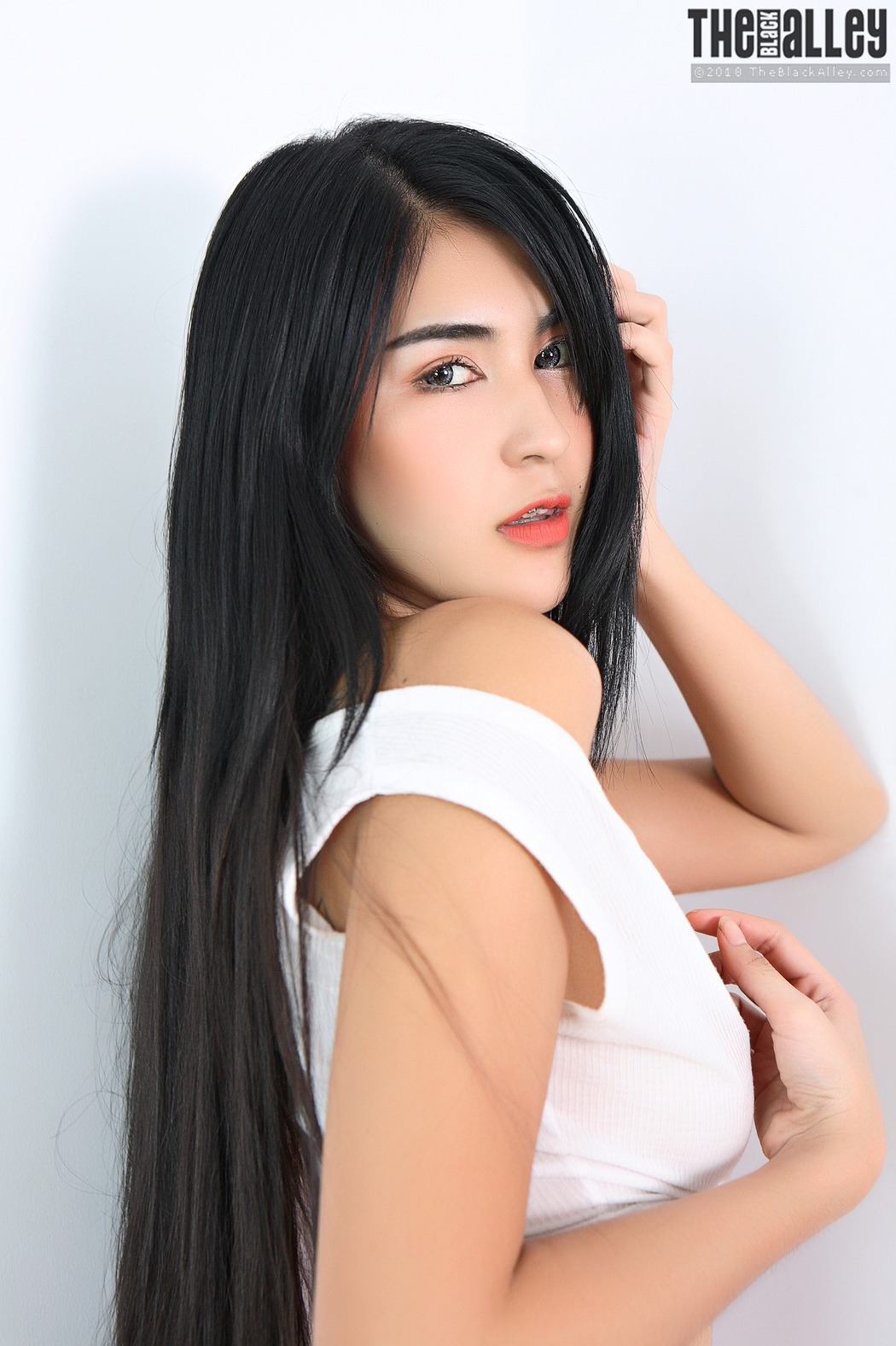 Saipan The Black Alley Photobook Set.44