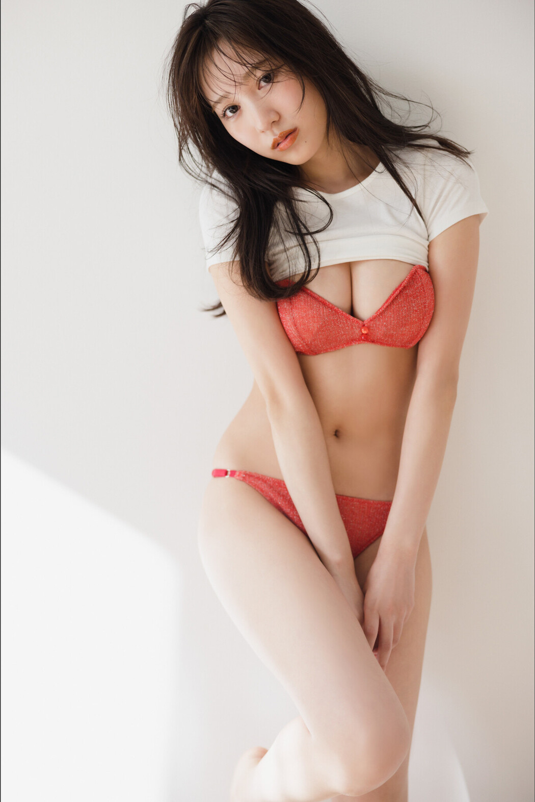 Sumire Yokono 横野すみれ, FRIDAYデジタル写真集 『悪魔的に小悪魔ッ!』 Set.02 Cover Photo