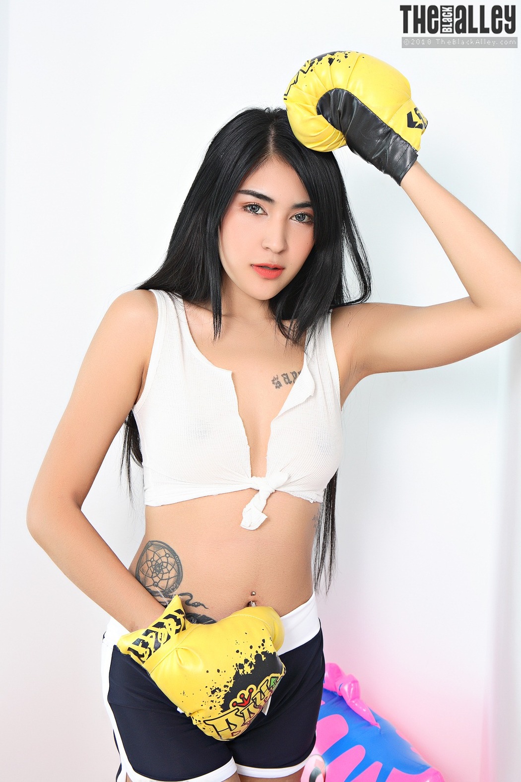 Saipan The Black Alley Photobook Set.44