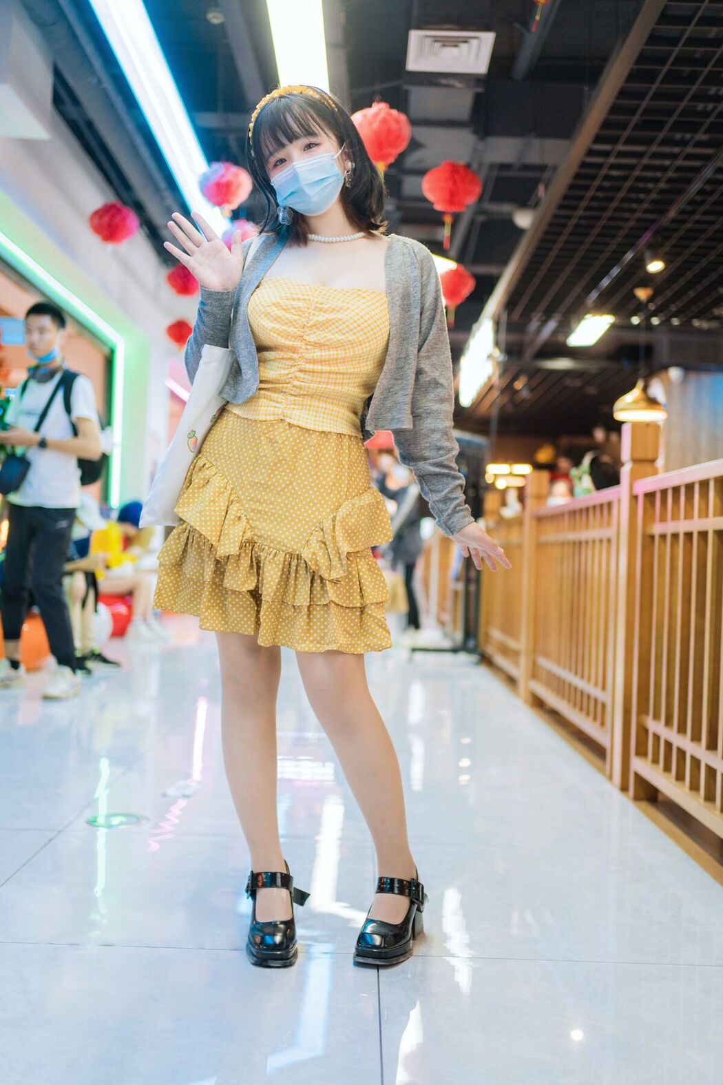 Coser@阿半今天很开心 – 黄色抹胸