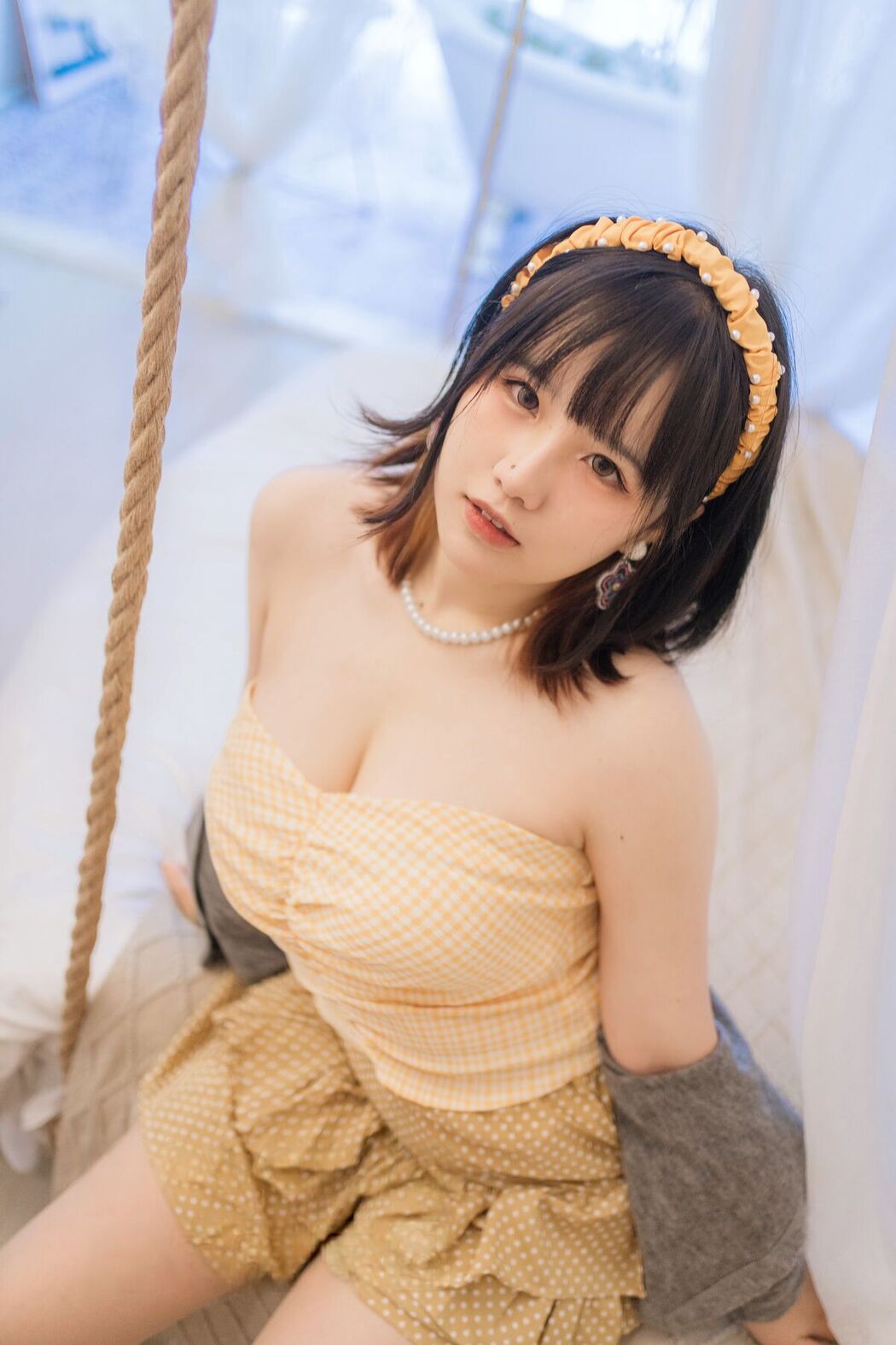 Coser@阿半今天很开心 – 黄色抹胸