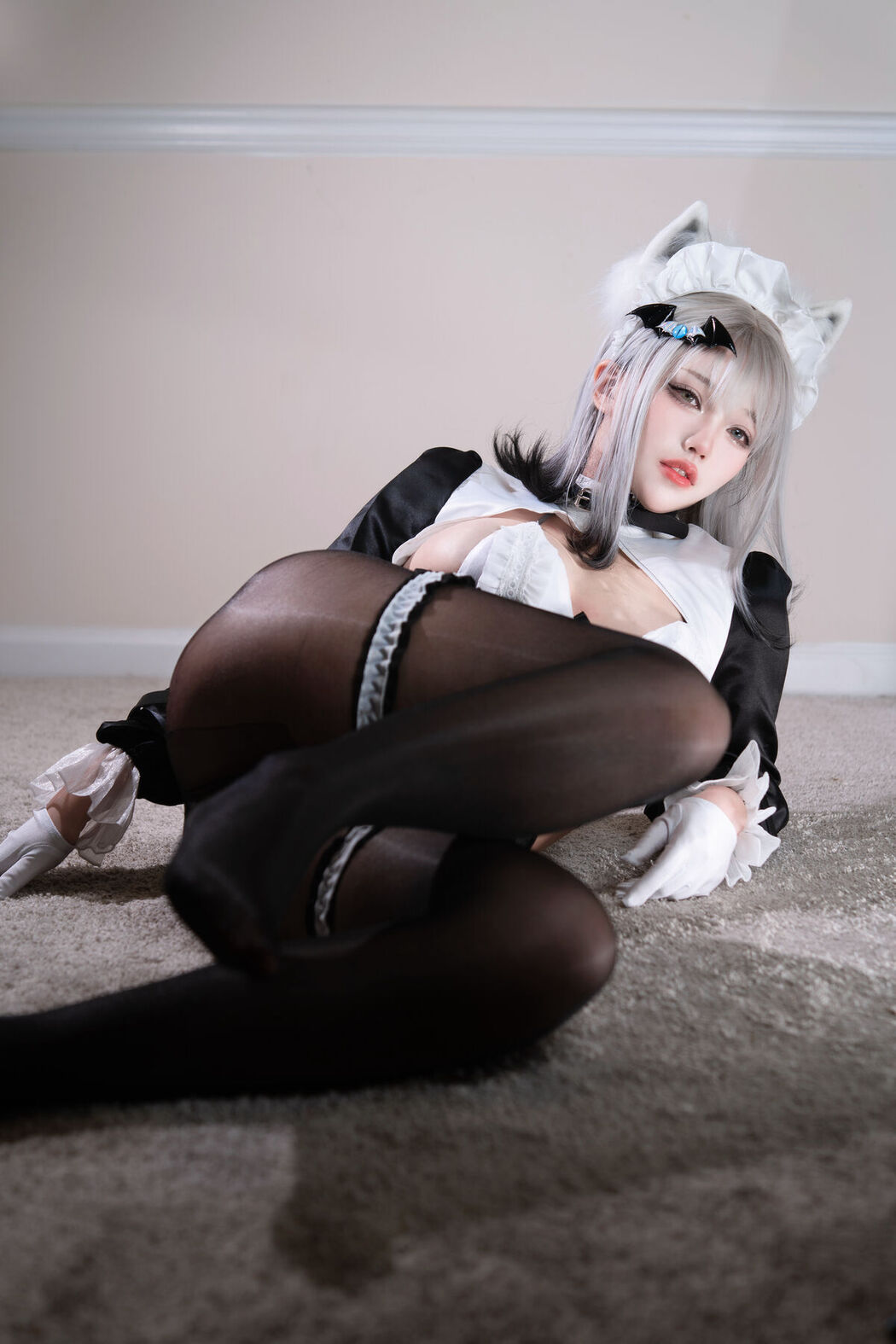 Coser@狐洛洛子 &#8211; 拘束银狐