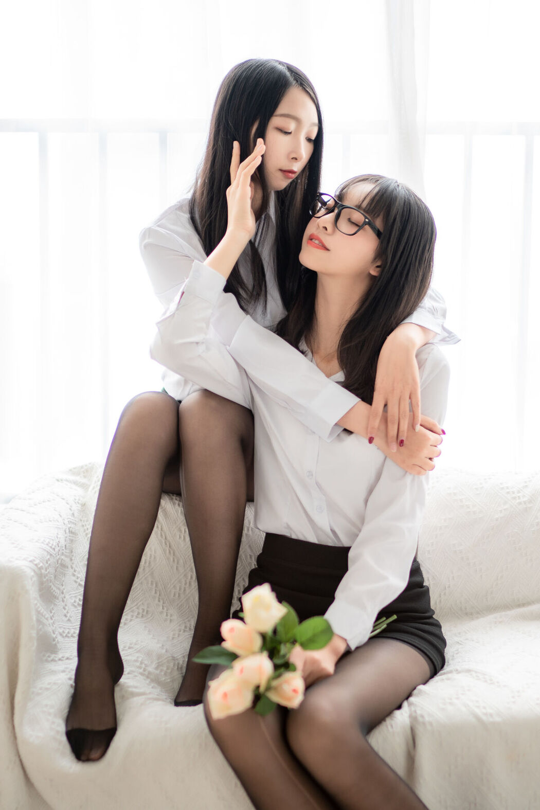 Coser@茶籽CCZ – 黑絲雙人百合