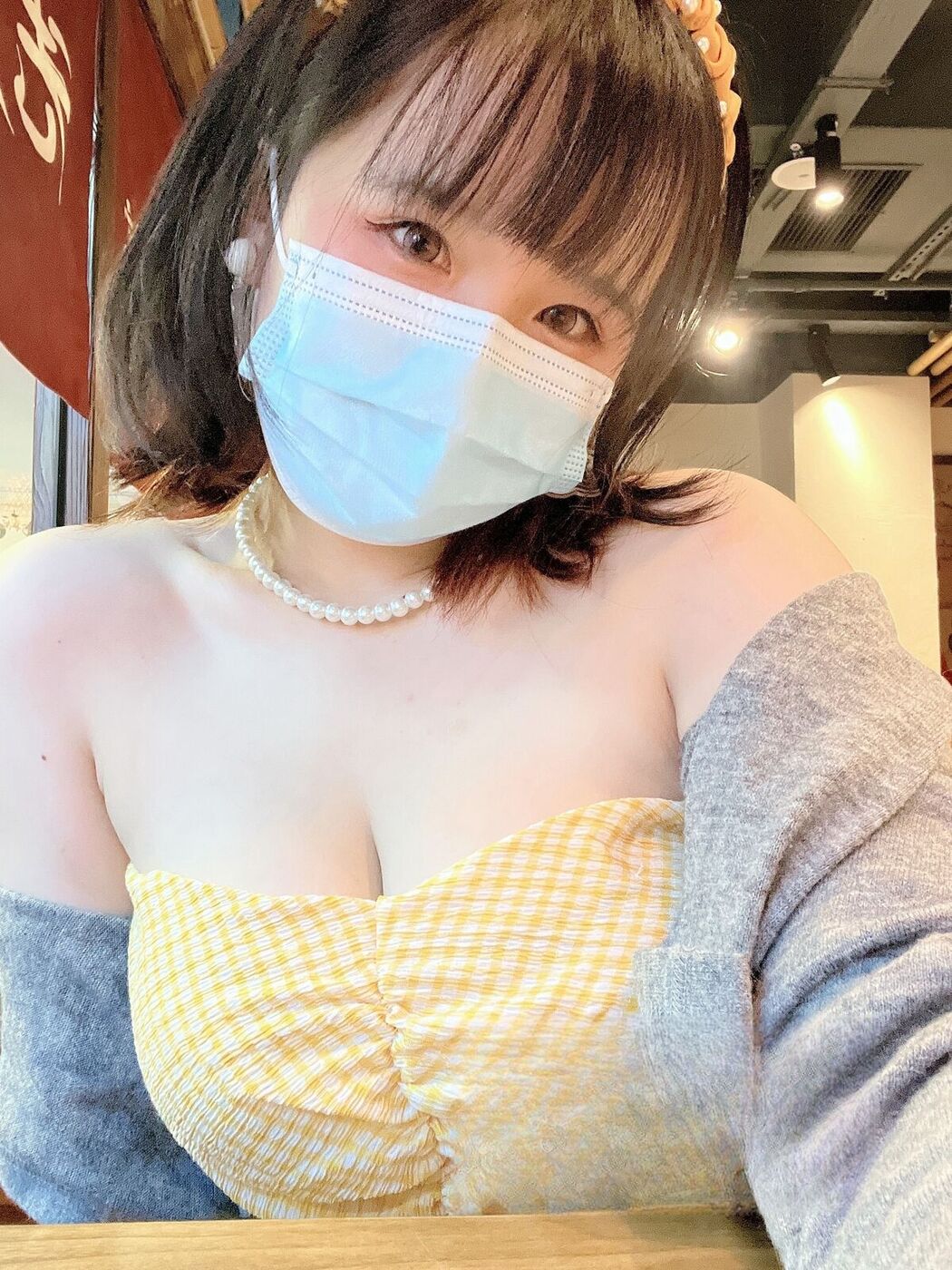 Coser@阿半今天很开心 – 黄色抹胸