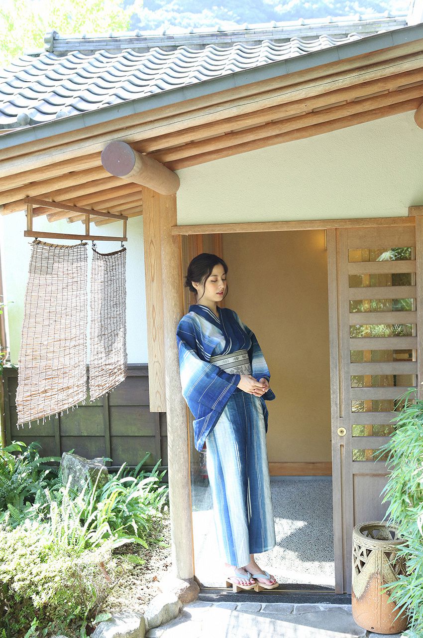Yumi Sugimoto << Adult Weekend >> [WPB-net] No.187-188