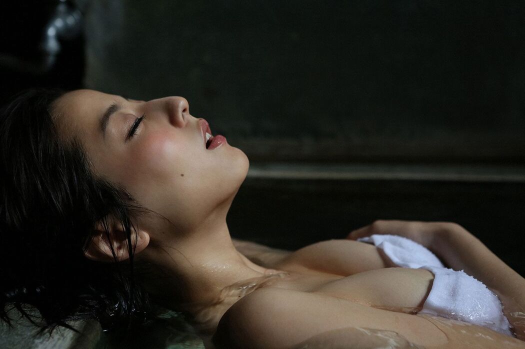 Yumi Sugimoto << Adult Weekend >> [WPB-net] No.187-188
