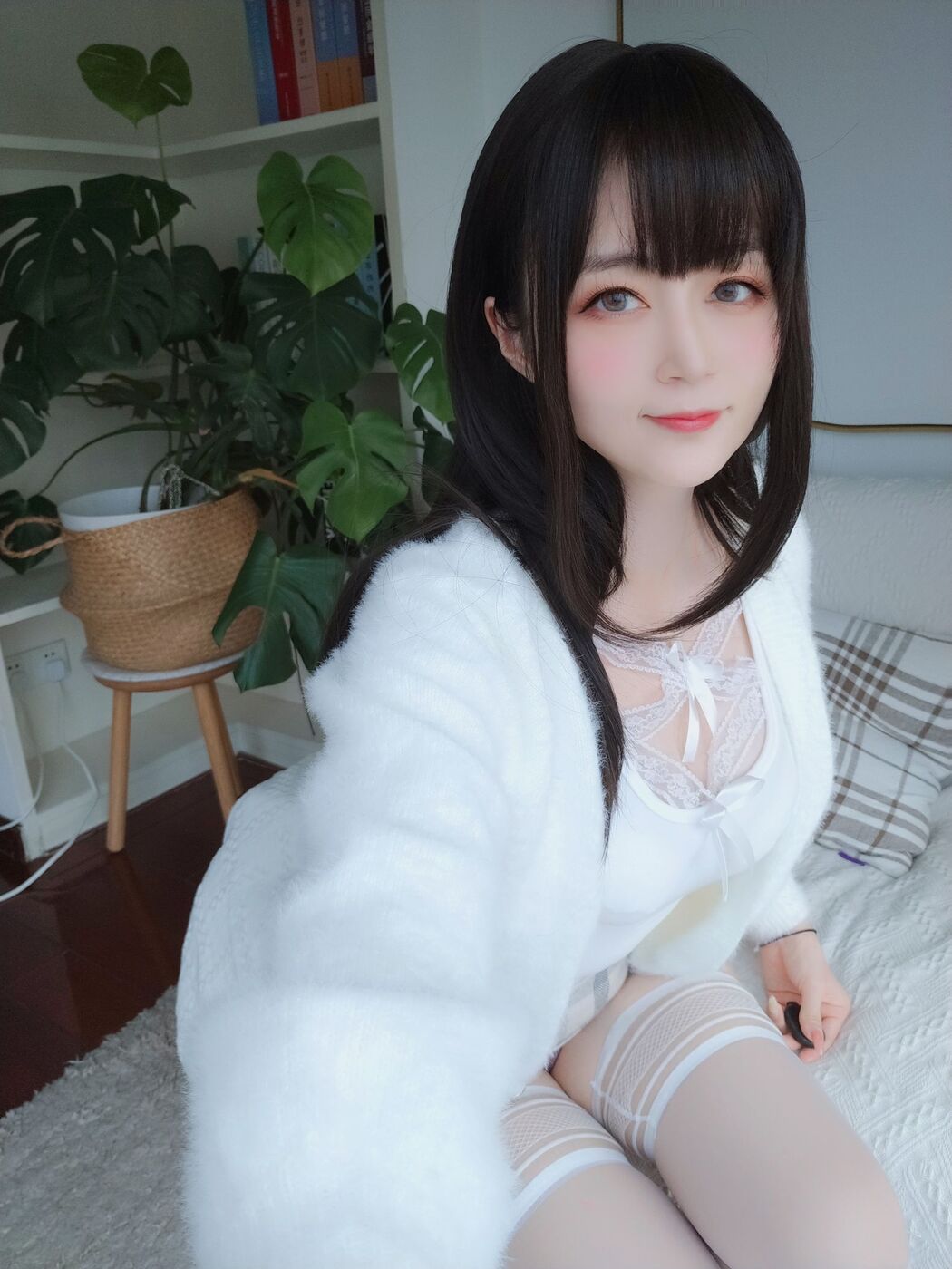 [COS Welfare] Miss Coser Silver - White Lace