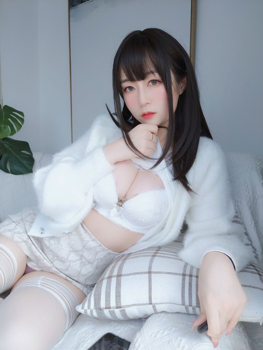 [COS Welfare] Miss Coser Silver - White Lace
