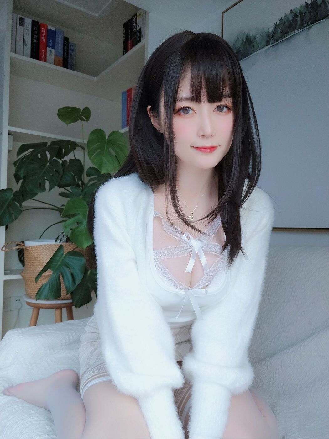 [COS Welfare] Miss Coser Silver - White Lace