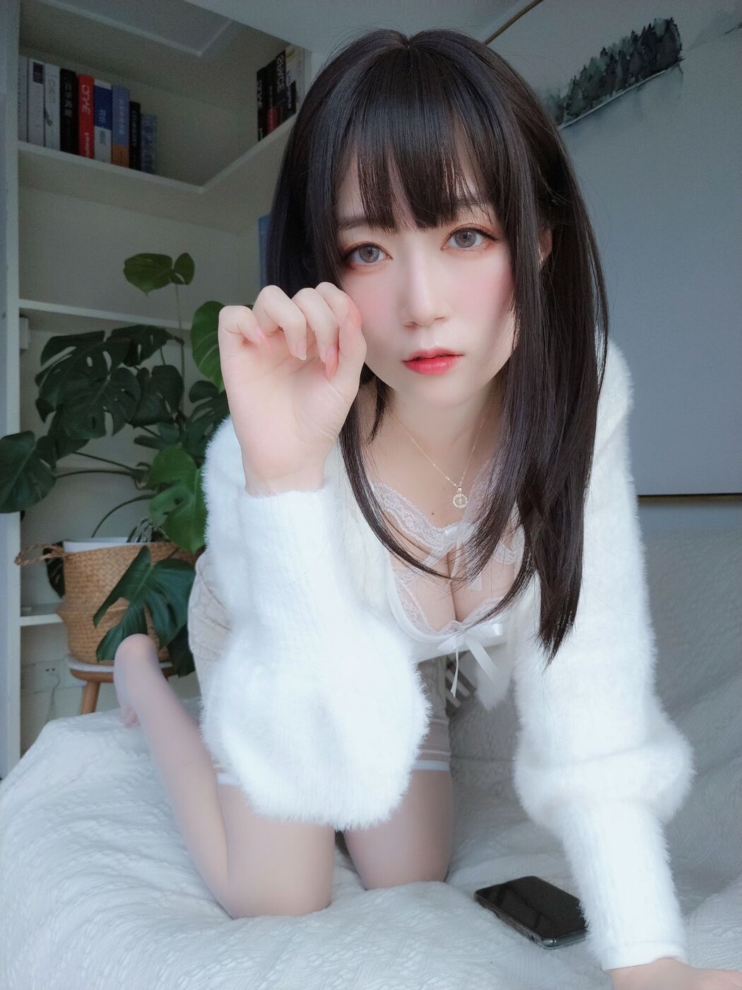 [COS Welfare] Miss Coser Silver - White Lace