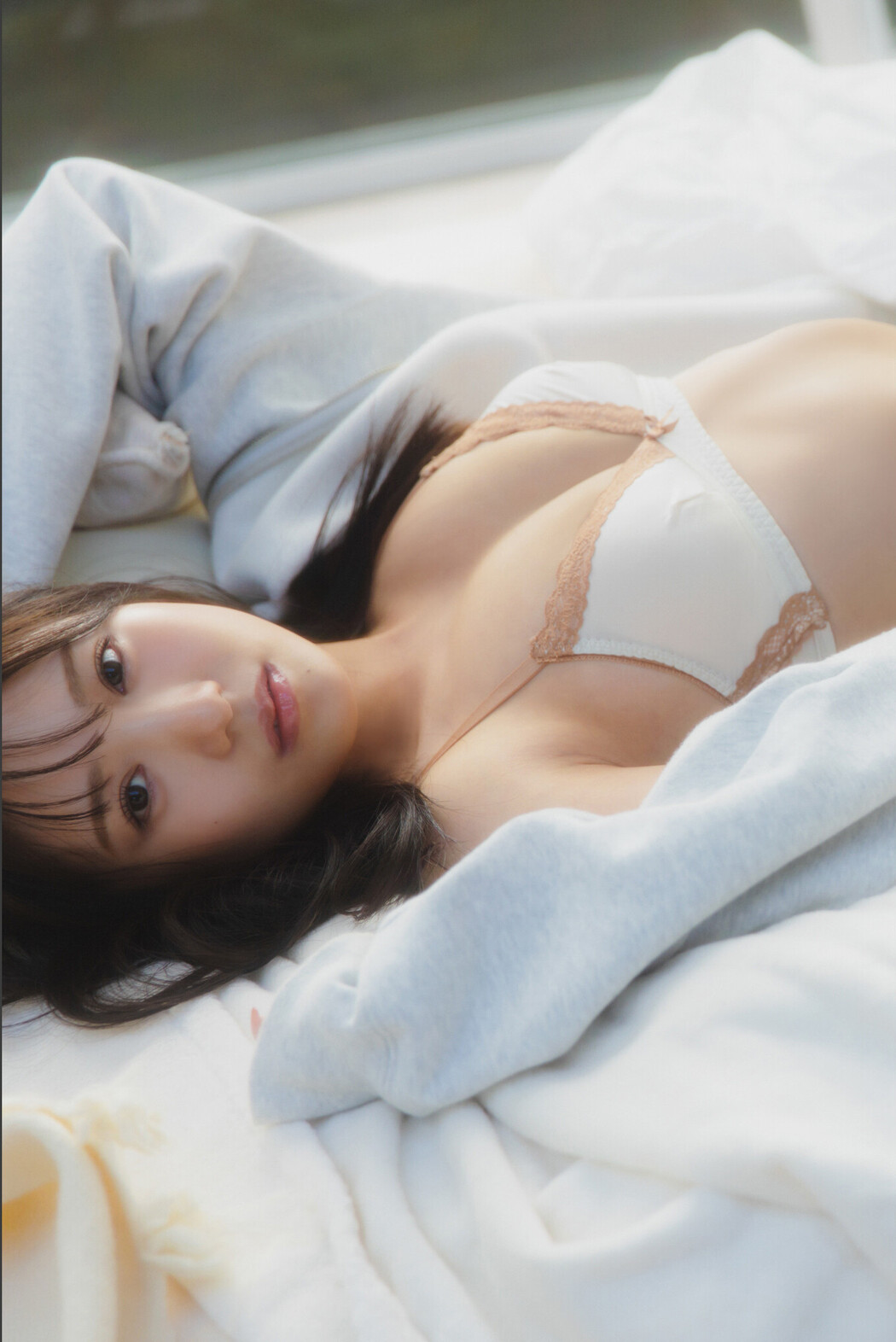 Sumire Yokono 横野すみれ, FRIDAYデジタル写真集 『悪魔的に小悪魔ッ!』 Set.03