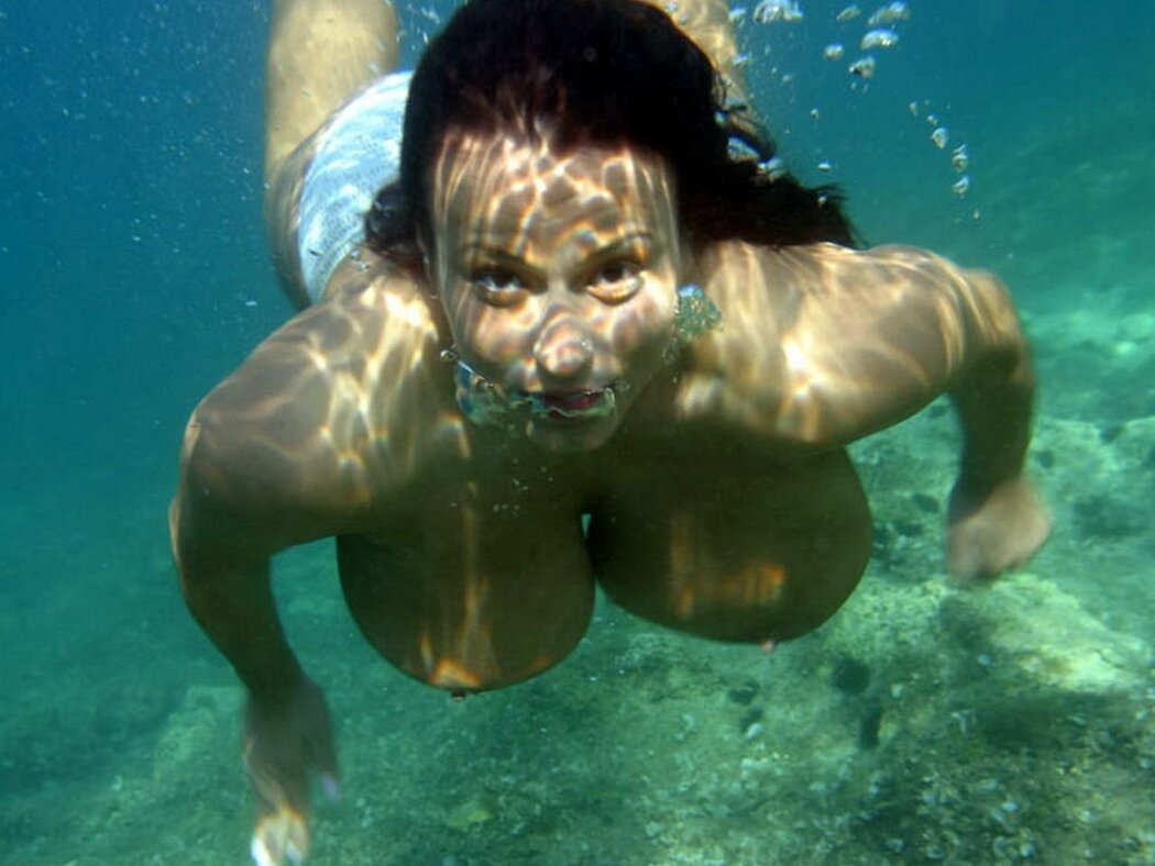 Big Tits Underwater