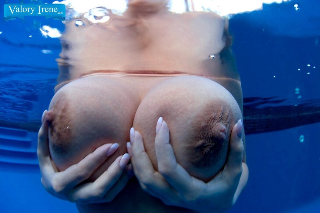Big Tits Underwater