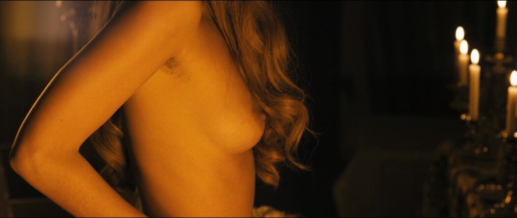 Nora Arnezeder