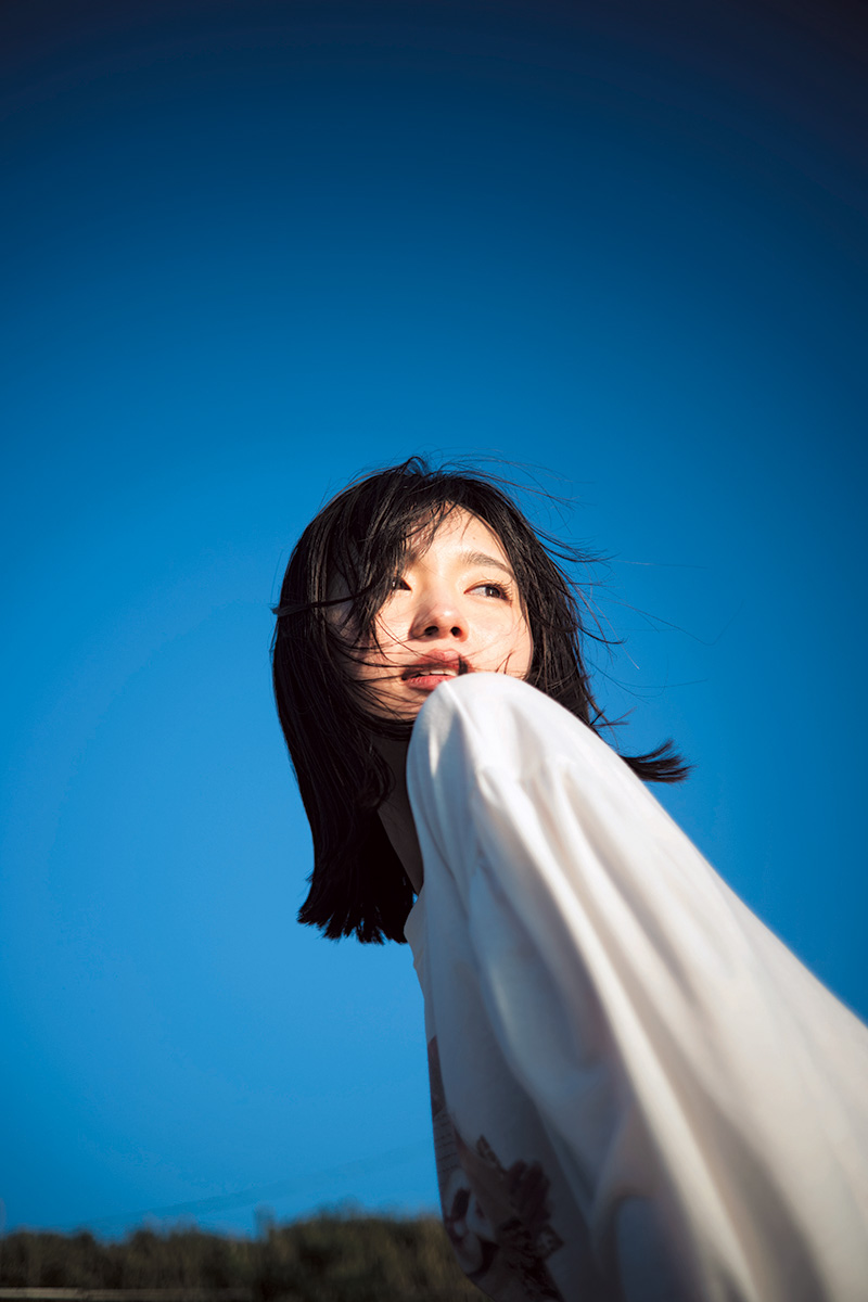 Hina Makino 蒔埜ひな, Young Jump 2025 No.16 (ヤングジャンプ 2025年16号)