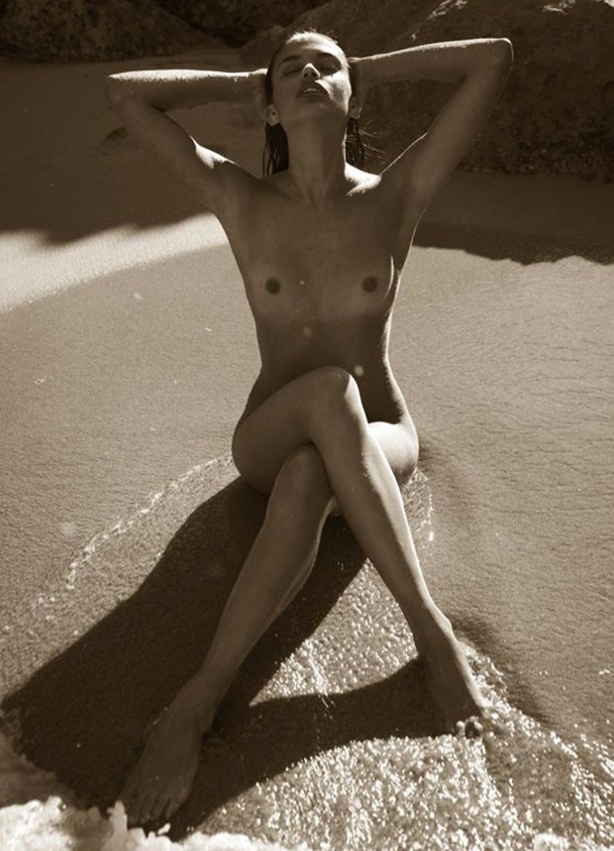 Sara Sampaio Nude