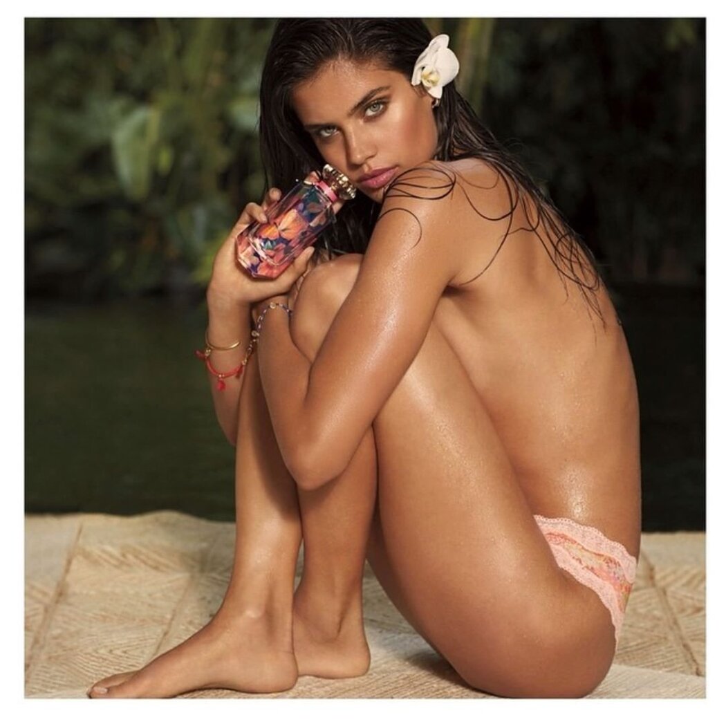 Sara Sampaio Nude