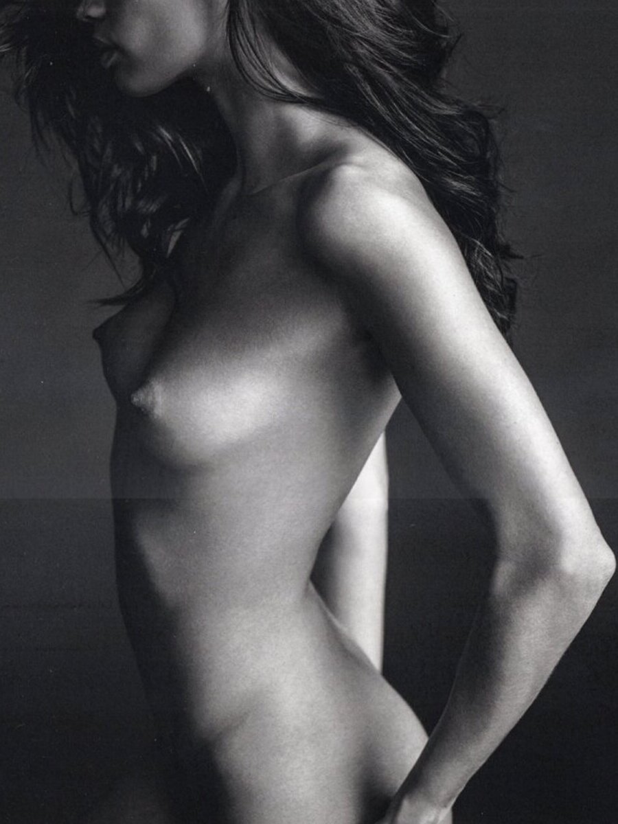 Sara Sampaio Nude