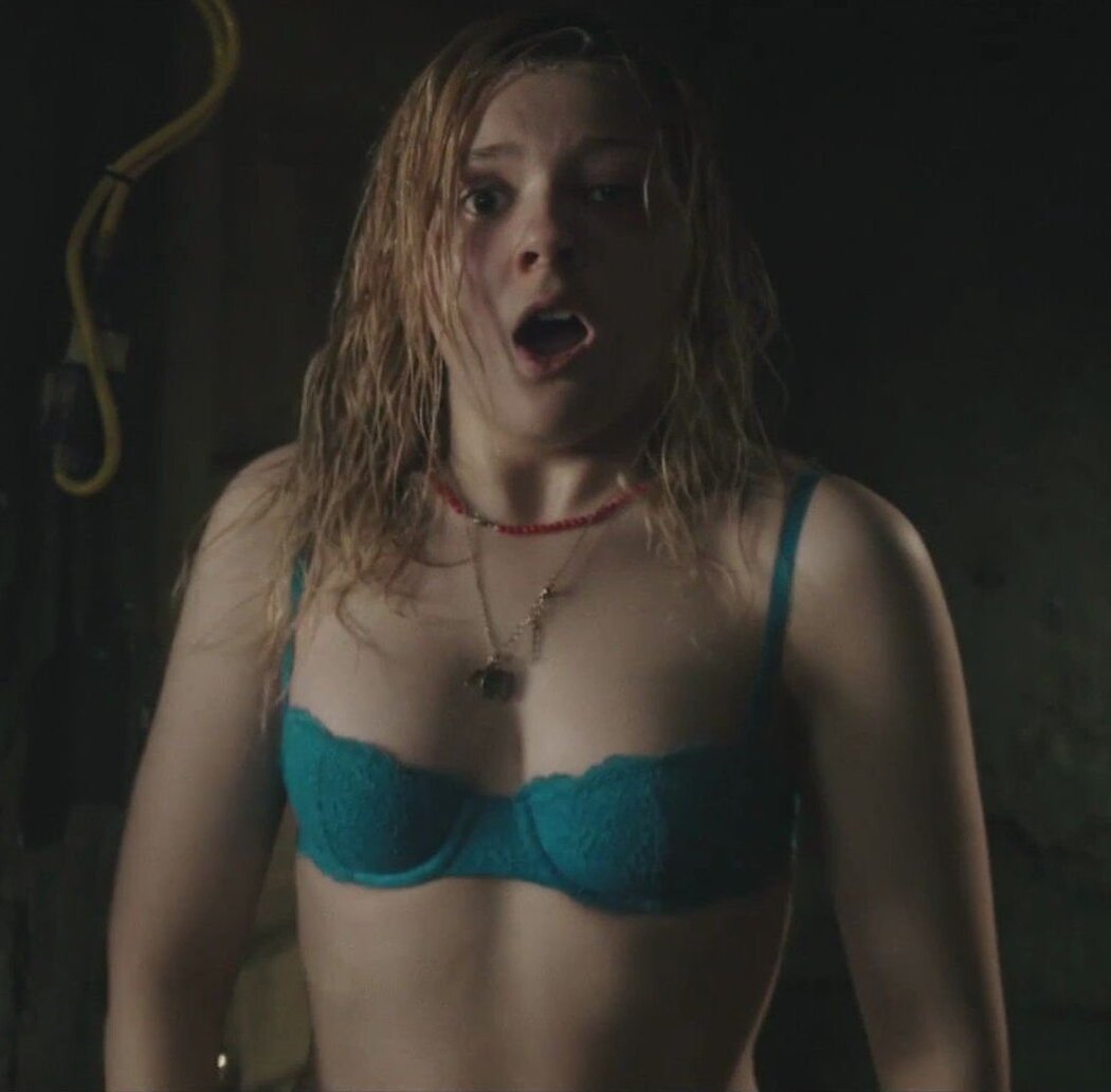 Abigail Breslin Nude