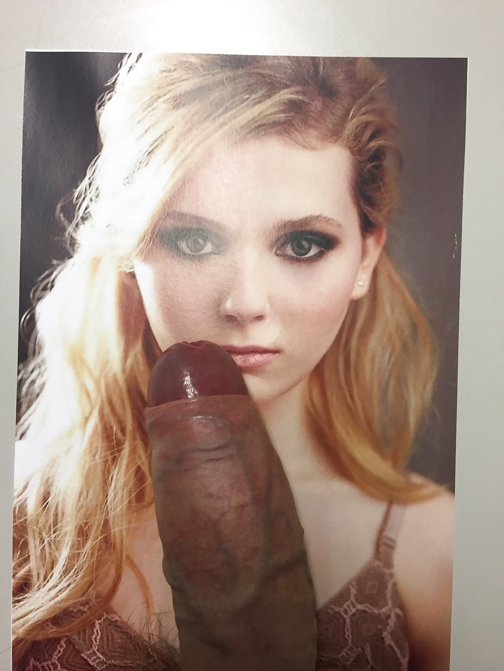 Abigail Breslin Nude