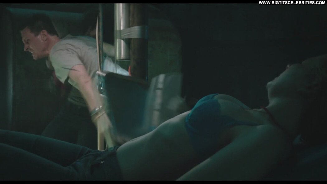 Abigail Breslin Nude