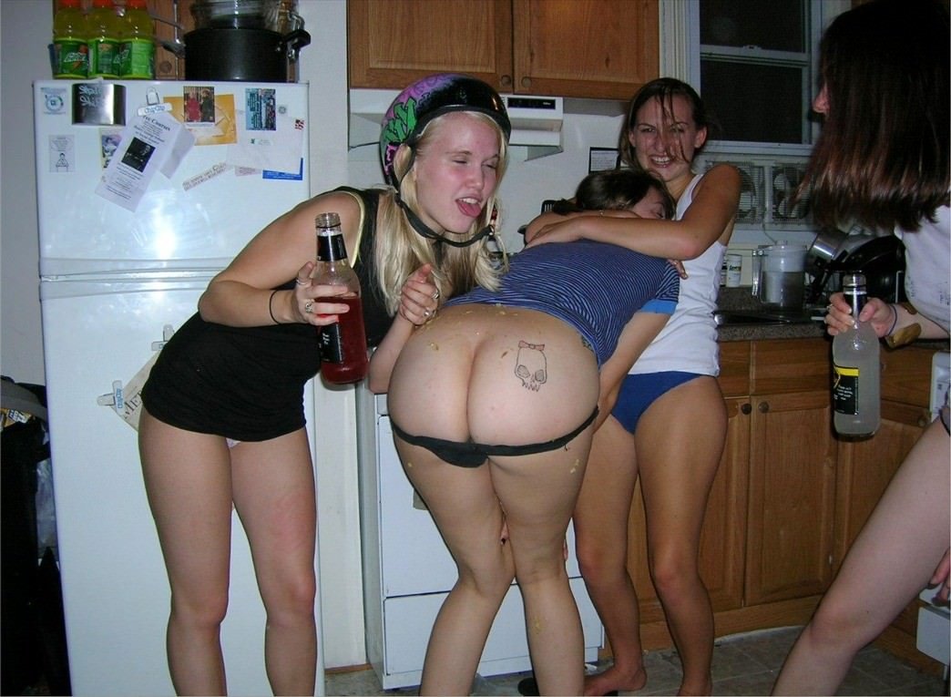 Drunk Girl Flashes