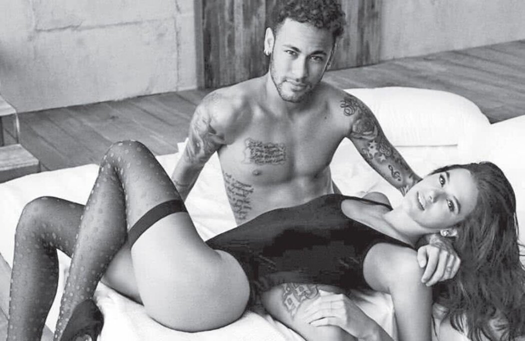 NEYMAR GIRLFRIEND NAKED