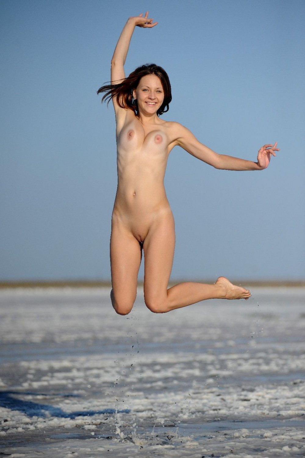 Girls Naked Jumping