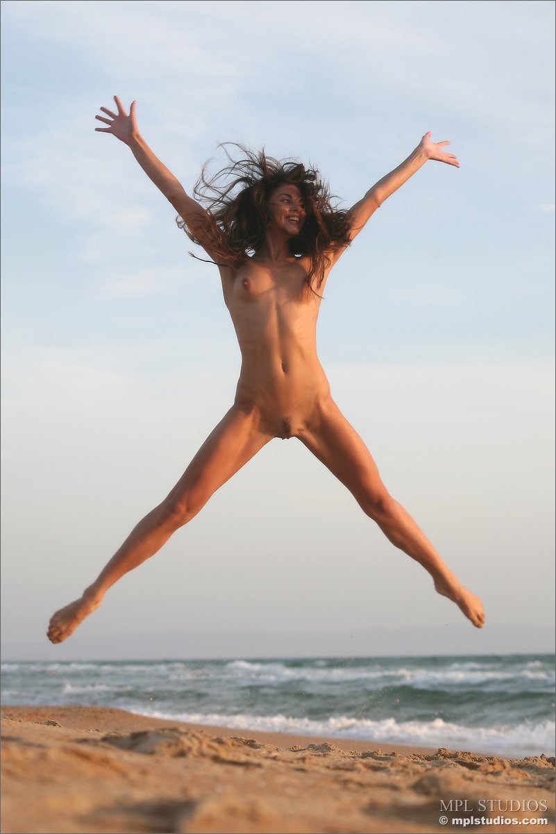 Girls Naked Jumping Cover Photo