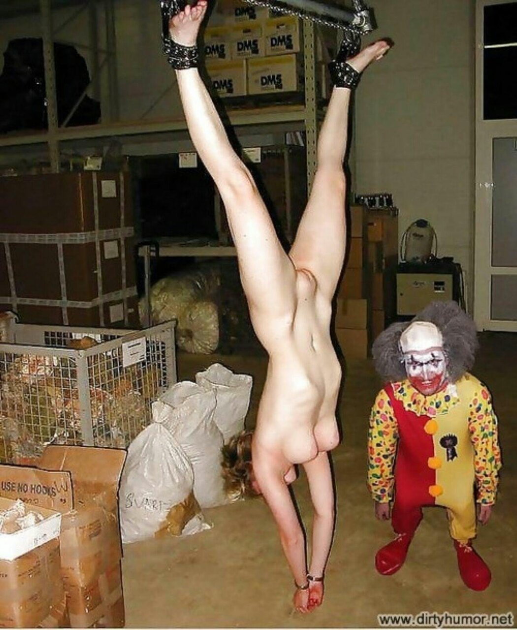 UPSIDE DOWN NAKED GIRL