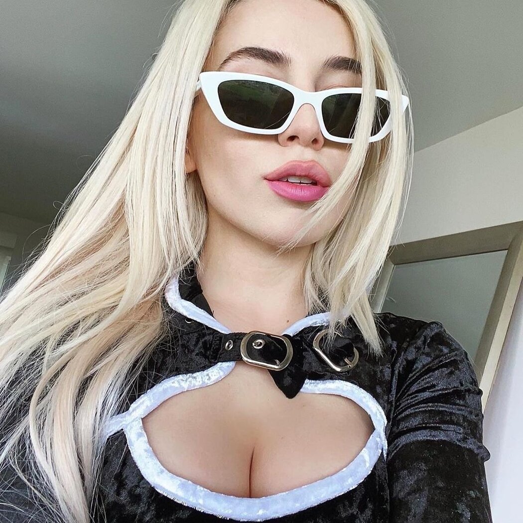 Ava Max Wikifeet Cover Photo