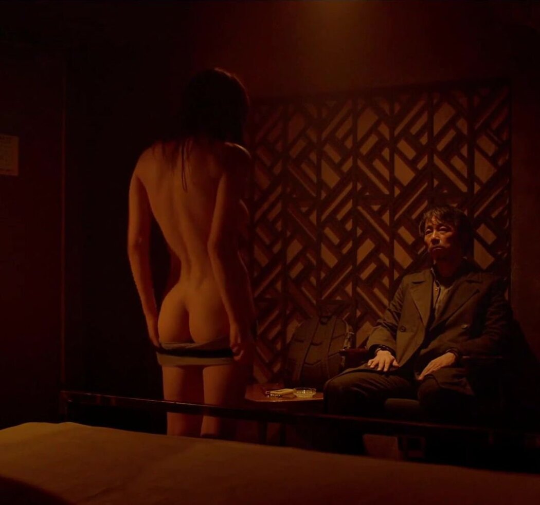 Alexandra Daddario Topless