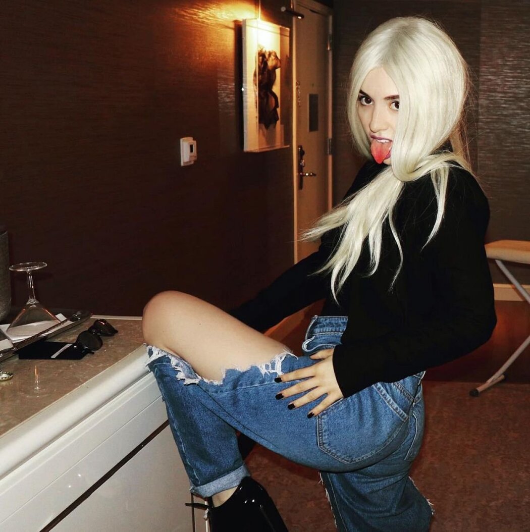 Ava Max Wikifeet