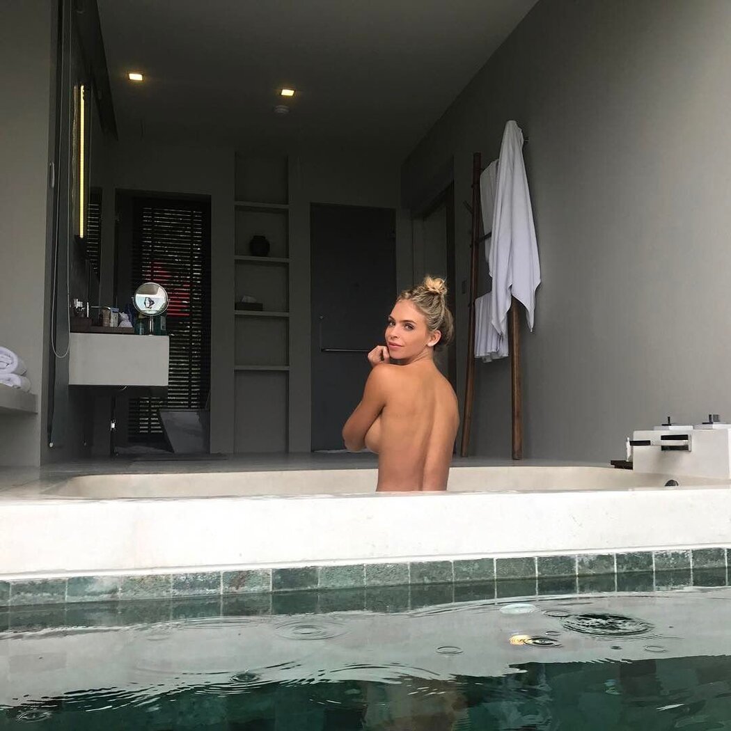 Casey Costelloe Nude
