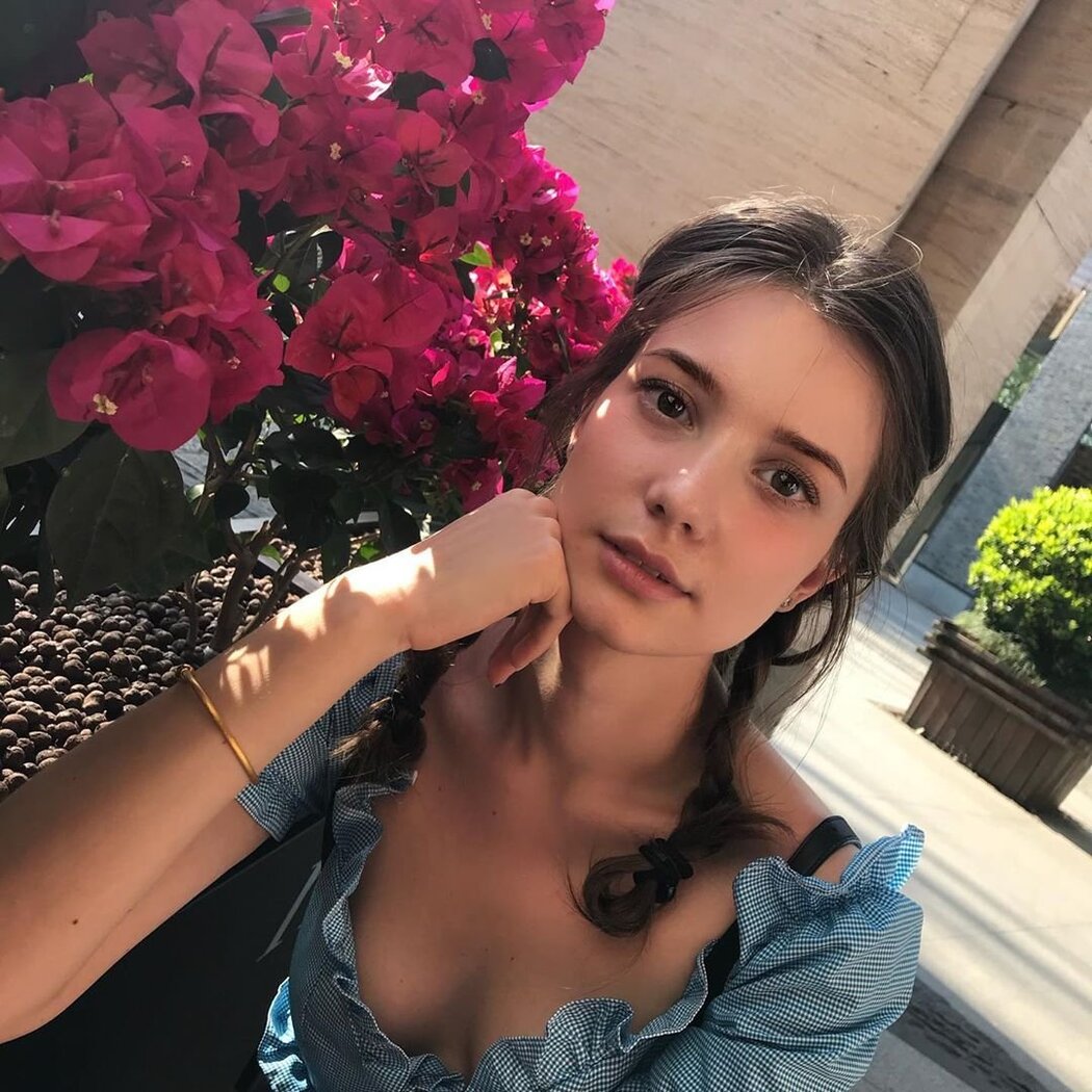 Anastasia Cebulska Weibo