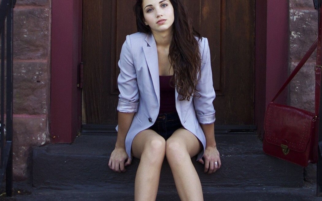 Emily Rudd Wikifeet