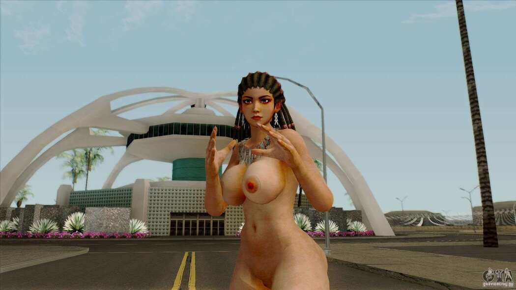 Maya Hawk Nude