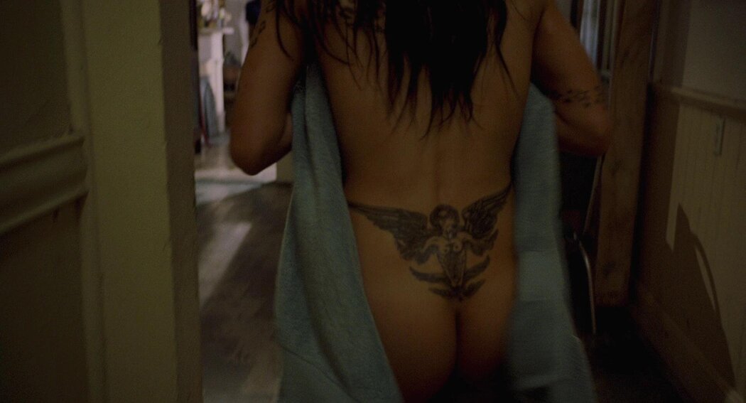 Sarah Shahi Tits