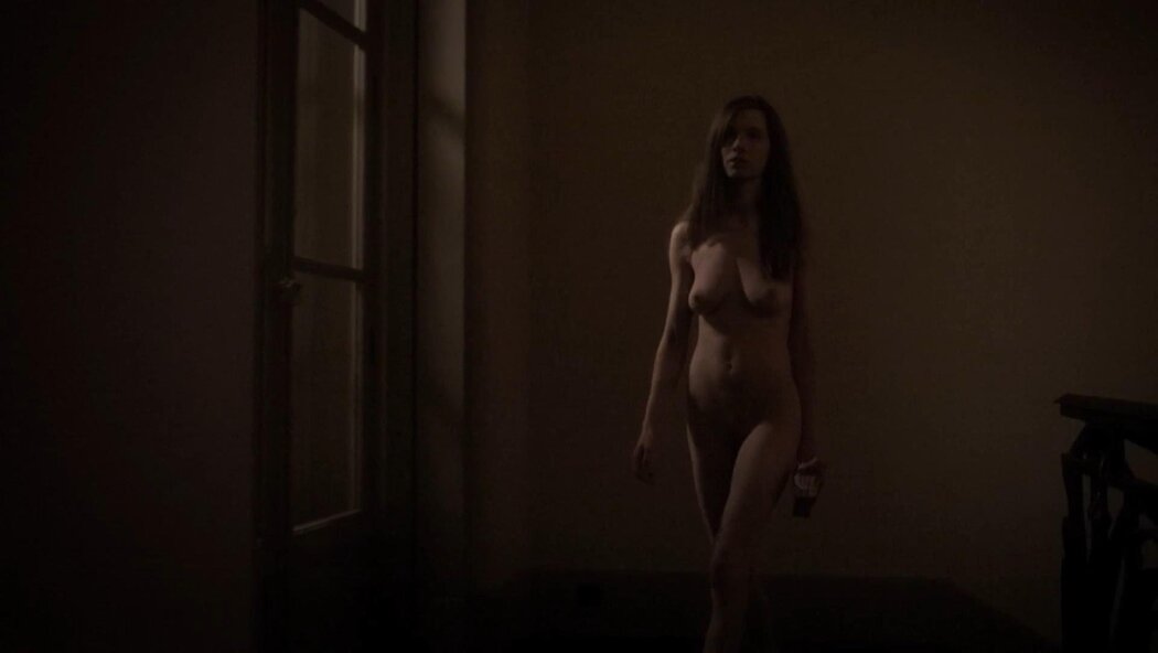 Sarah Stage Nude