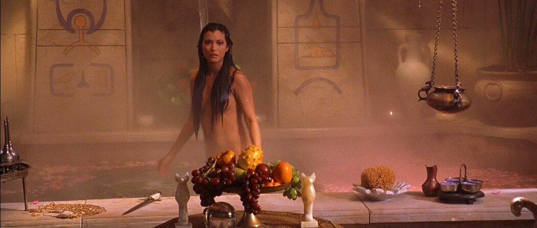 Kelly Hu