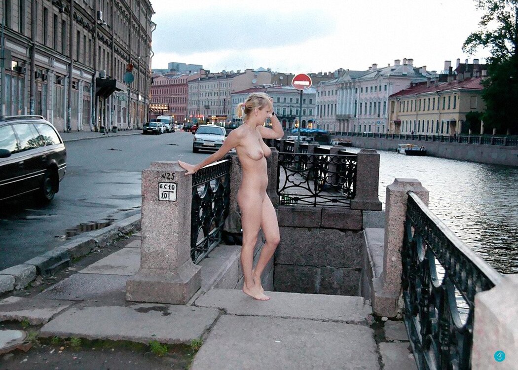 Nude Walking